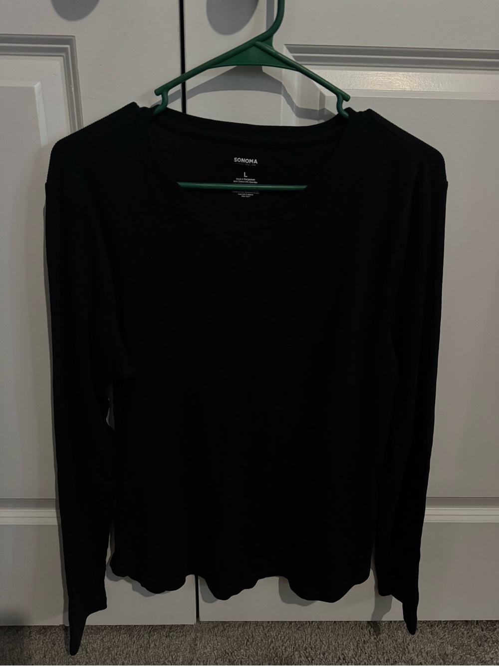 Sonoma Black Long-Sleeve Scoop Neck Tee- Large